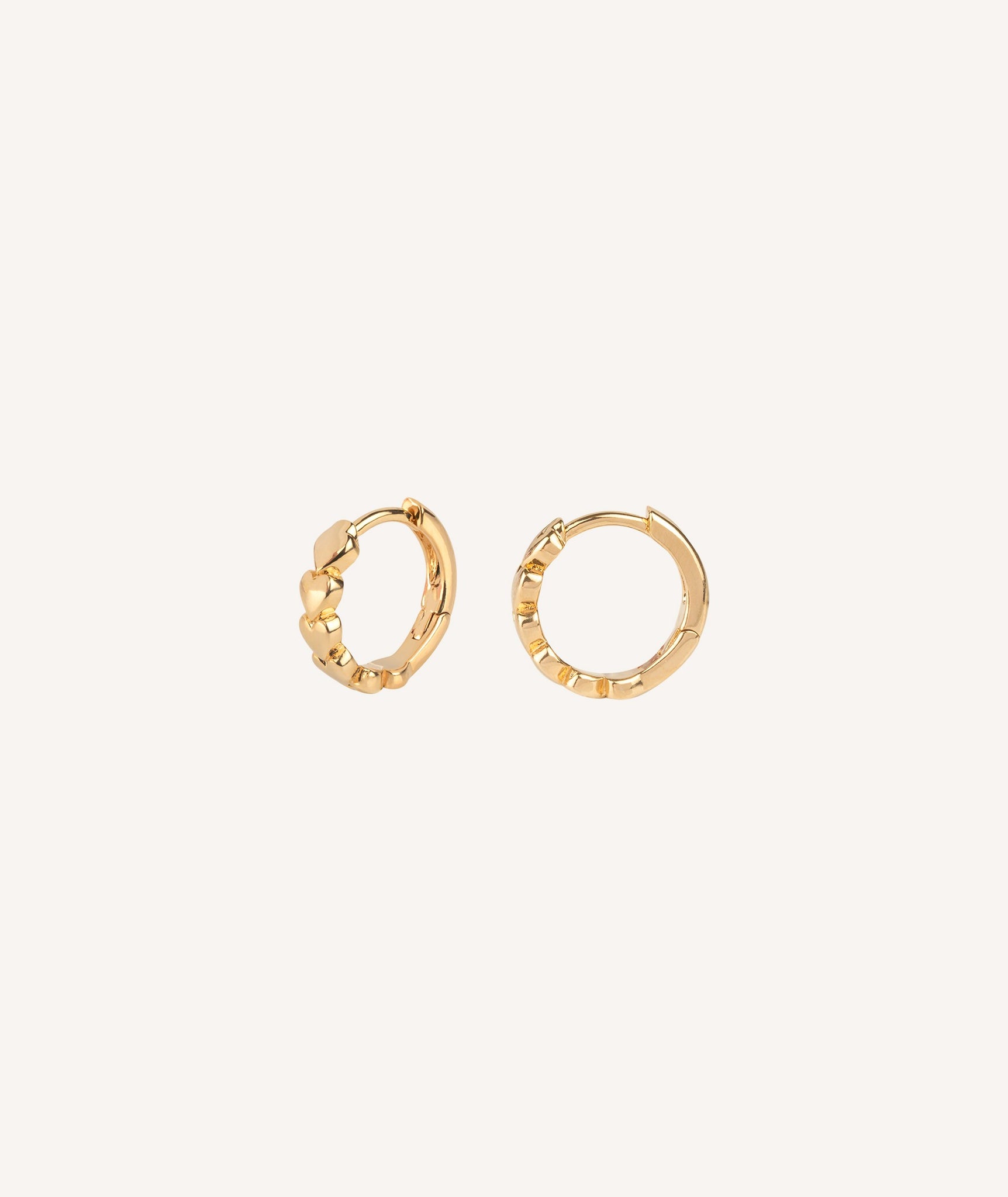 Zarcillos colección Esenciales Chapado Oro 18 Kt aro corazón