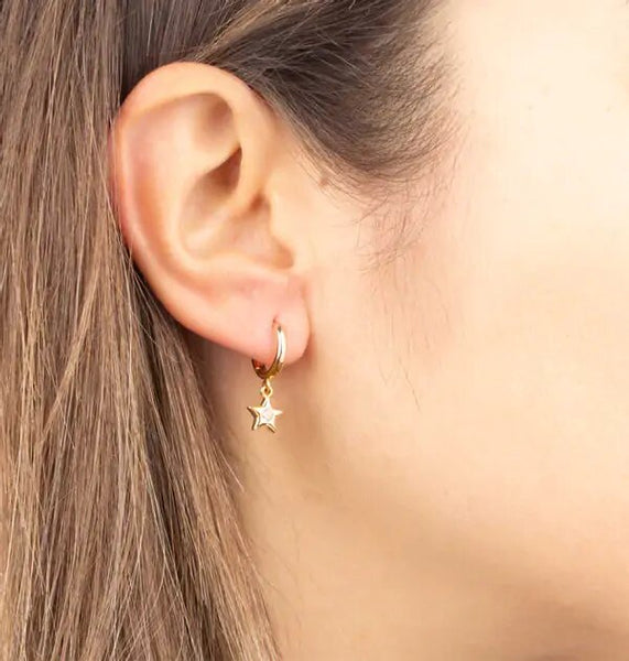 Zarcillo acabados en Oro 18 Kt Aro articulado 12mm estrella circonita