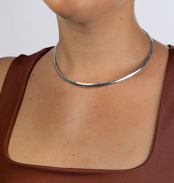 Collar acabado Plata ancho 4MM