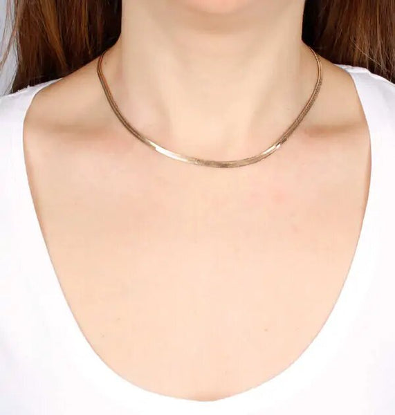 Collar acabado en Oro 18 Kt plano 3,3mm