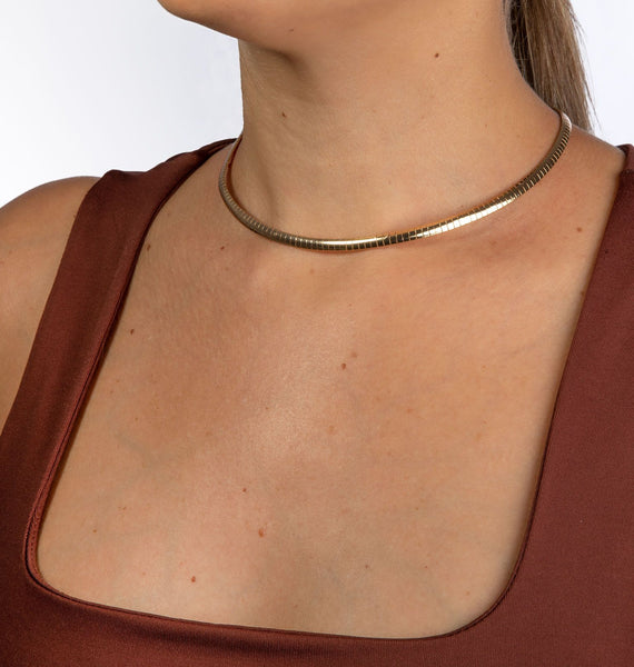 Collar acabado Oro 18Kt ancho 4MM